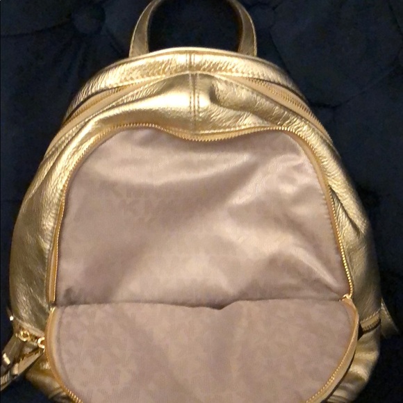 Carried 2 times. In like new condition. AUTHENTIC - Picture 3 of 3